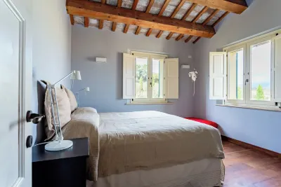 Elegant typical farmhouse with pool large wooded courtyard 10 minutes from Jesi Palazzo della Signoria 주변 호텔