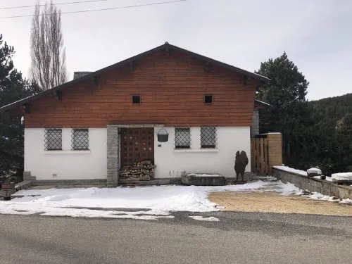 Magnificent Chalet in the heart of Font Romeu for up to 12 people