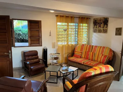 La Maison de Jeanne et Marthe! Localisation Idéale à Case-pilote のホテル