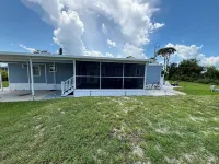 Island Getaway - Monthly Rental - 3 Queen Beds