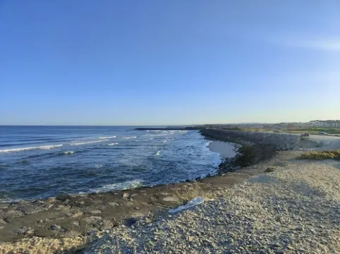 Refúgio Junto à Praia. Casa Familiar, com Jardim. Aceitam-se Animais!