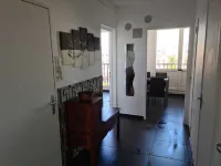 Valencia apartment near major schools