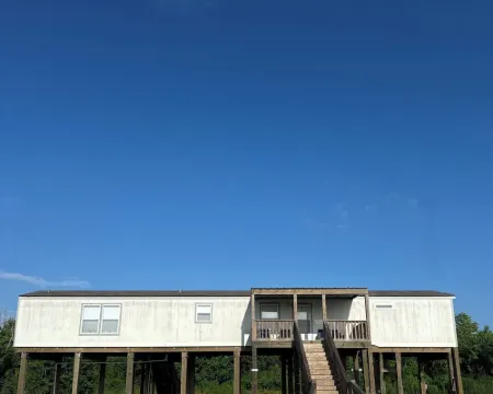 Brand New! Spacious mobile home! Hotels in Hackberry