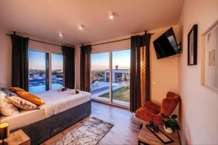 Perfect villa Stressless with beautiful pool in charming Smoković Отели в г. Смоковић