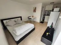 One-storey studio with free parking Hotels in Le Passage