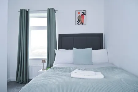 3BED Home in Sunderland (Sleeps upto 6, Free Parking) 7min to stadium of light