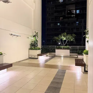 Aesthetic Cozy Apartment Condo With Pool Balcony & Deck