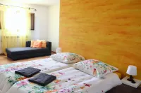 15 minutes to the sea, your vacation paradise in the middle of an olive grove! Các khách sạn ở Tortosa