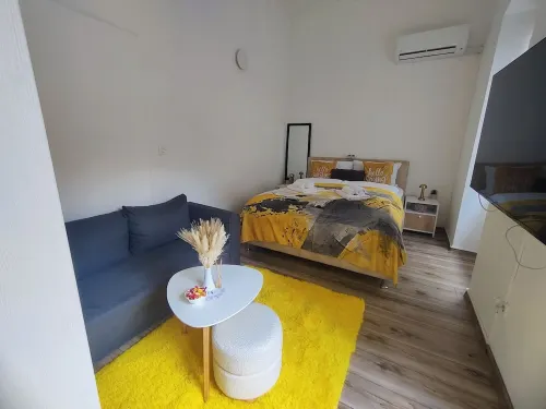 Apartment Nidal -450  from Old Town - Quiet & Central -Free Parking + Wi-Fi