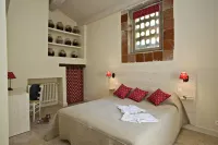 Provencal mill with private pool for 15 people