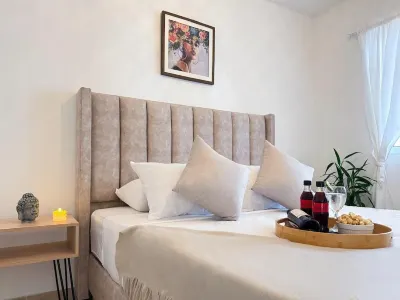 Perfectly Located Boutique Loft with Netflix & In-Home Spa Hotell i Simon Bolivar