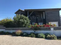WOODEN HOUSE WITH SEA VIEW, HEATED POOL AND JACUZI