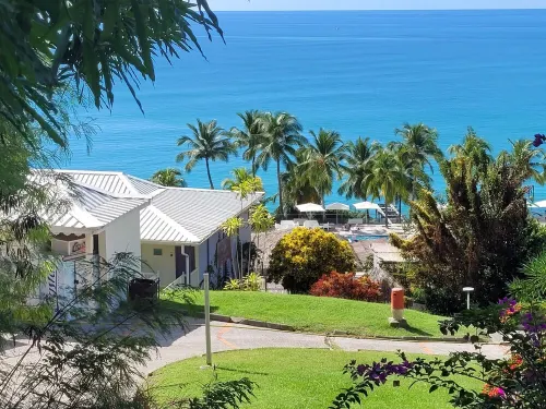 T2 Ti Madinina sea view with pool Le Diamant