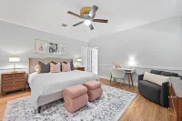 Austin Music Retreat - Spacious 5BR home w/ private pool & game room near Austin