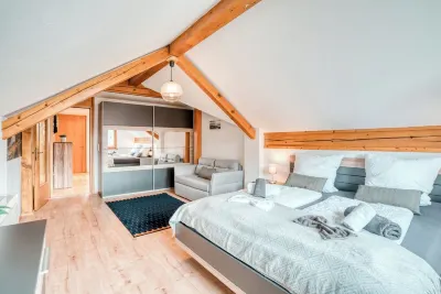 Spacious Brünnstein vacation apartment Koenig-Otto-Kapelle 주변 호텔