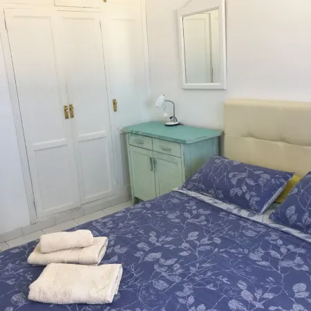 Cozy beachfront apartment with wonderful sunsets Отели в г. Эль Котильо