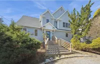 Your North Fork Happy Place—New Reno Built for Families w/Pool, Private Beach Hotels in Mattituck