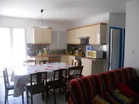 Detached house, in an enclosed garden, quiet location, near forest and sea