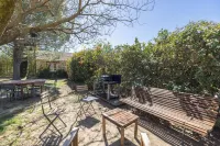 Located 5 minutes from the historic center of Uzès, in a wooded setting with swimming pool. Hotels in Montaren-et-Saint-Mediers