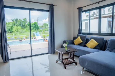 Phanomrung Hostel & Linn Chan Cafe Отели в г. Нанг Ронг