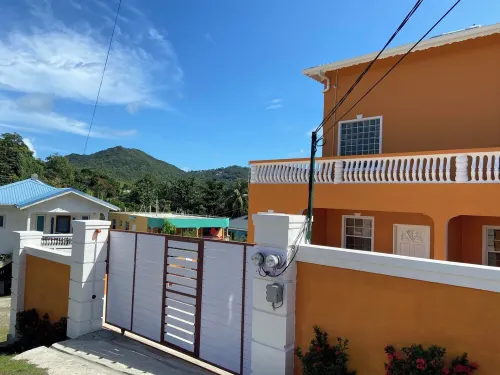 2-bedroom condo in Gros Islet 10 mins drive to beach & Stadium Hotels in La Feuillet