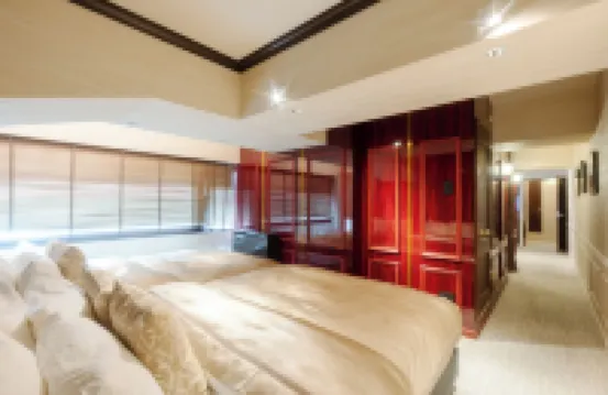 ロイズ博多 LLOYD's HAKATA