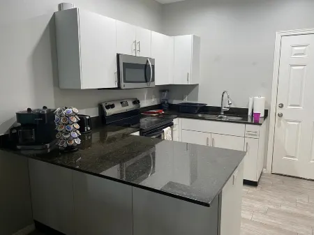 Cozy Getaway w/King Bed near UTRGV