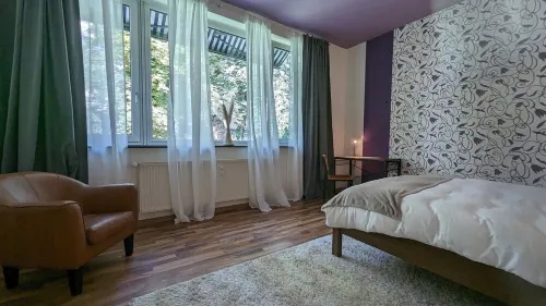 4 Schlafzimmer, Küche, Großer Wohnbereich, Zentral, Barrierefrei, mit Service