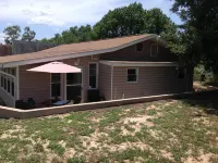 Cosy vacation cottage within walking distance of beautiful Lake Louisa