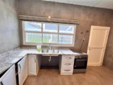 4 Bedrooms villa for rent