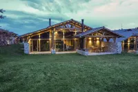 Chalet for up to 10 people with sauna, private home theater and hot tub