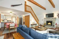 The Bear's House, Pet Friendly, Level 2 EV Charger