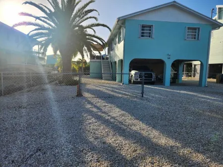 Christmas in the FL Keys!!! Stunning sunsets, beaches 10 min away, Fishing!!! Отели в г. Биг-Пайн-Ки