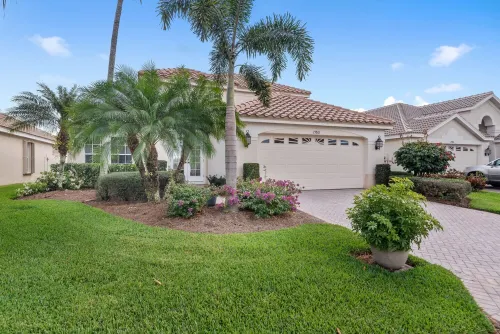 Your Florida Getaway Awaits: Poolside Paradise with Golf, Beach, and Pickleball