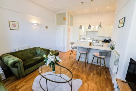 Luxury Hastings Apartment