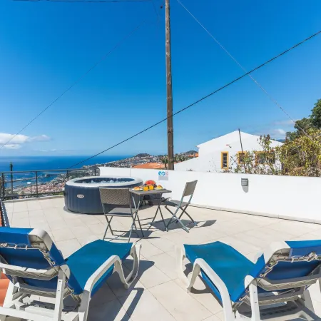 Casa Dos Vinhos by Atlantic Holiday