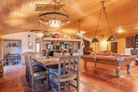 Western Ranch for Weddings, Retreats, Reunions. Sleeps 30 in Two Lodging Units,