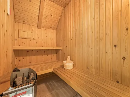 "Arttu" - 2.4km from the Sea