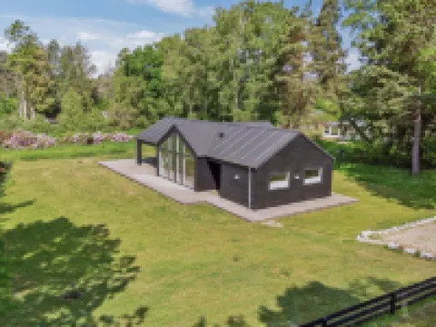 "Ella" - 1.2km to the Fjord Hotels in Rorvig Sogn