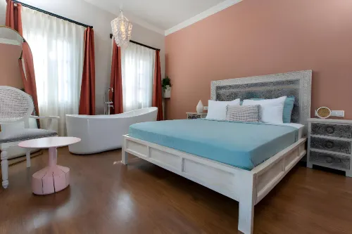 Noa's Boutique Hotel