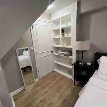 Charming 2-Bed, 2 Full Bath Lower Level Studio with WiFi, AC in Ardmore Rooms