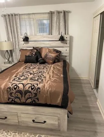 AMAZING HOME AWAY FROM HOME IN THE HEART OF SNELLVILLE Отели рядом с достопримечательностью «My Secret Garden»