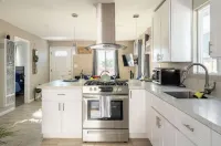 Cozy 2Bedroom 1.5bath near I-805 and 5