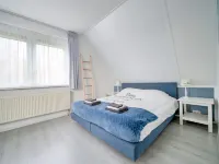 Holiday Home in Zeewolde Near Forest - 4-Sterne