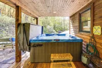 3 Mi to Snowshoe Resort: Cabin w/ Hot Tub - Wi-Fi