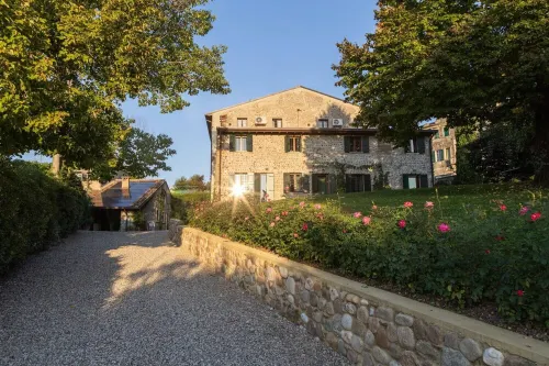Amazing country house with whirlpool a few minutes away from Verona