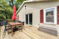 Waterfront Charming Cottage