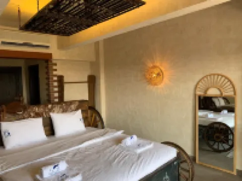 โรงแรมมาวิอาท