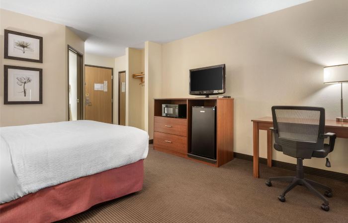 SureStay Plus Hotel by Best Western Litchfield