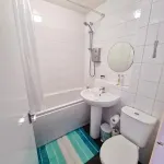 Elisha's City ApartmentHome  to relax for families, couple or friends or alone, Hotels in Wallington